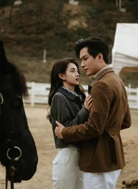 郭宇欣王皓祯合作三部短剧《流星》《国民老公带回家》《好雨知时节》上线播出：现场图