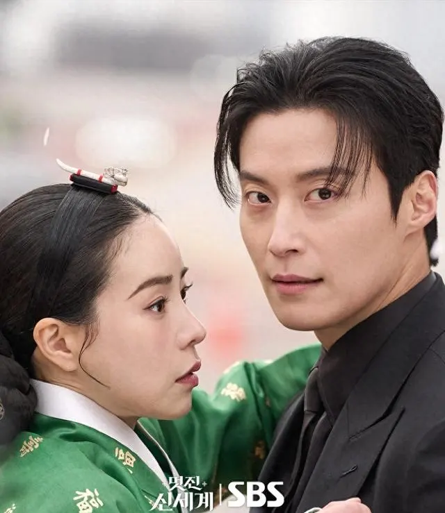 林智妍主演《我的王室死对头》定档五月上线：现场图